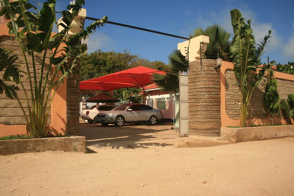 شاطئ دياني The Bright Star Resort المظهر الخارجي الصورة