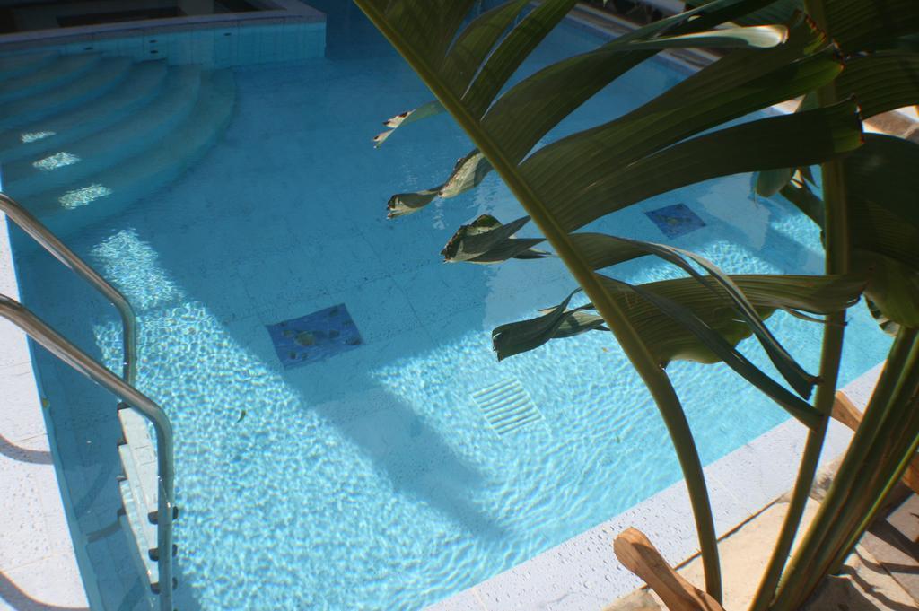 شاطئ دياني The Bright Star Resort المظهر الخارجي الصورة