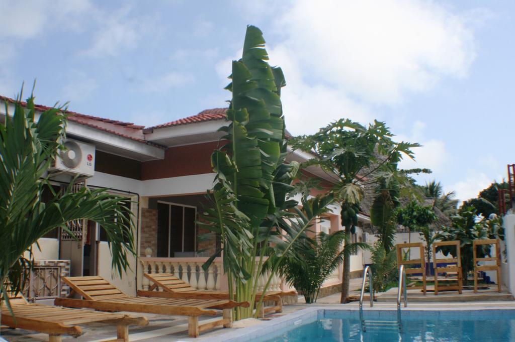 شاطئ دياني The Bright Star Resort المظهر الخارجي الصورة