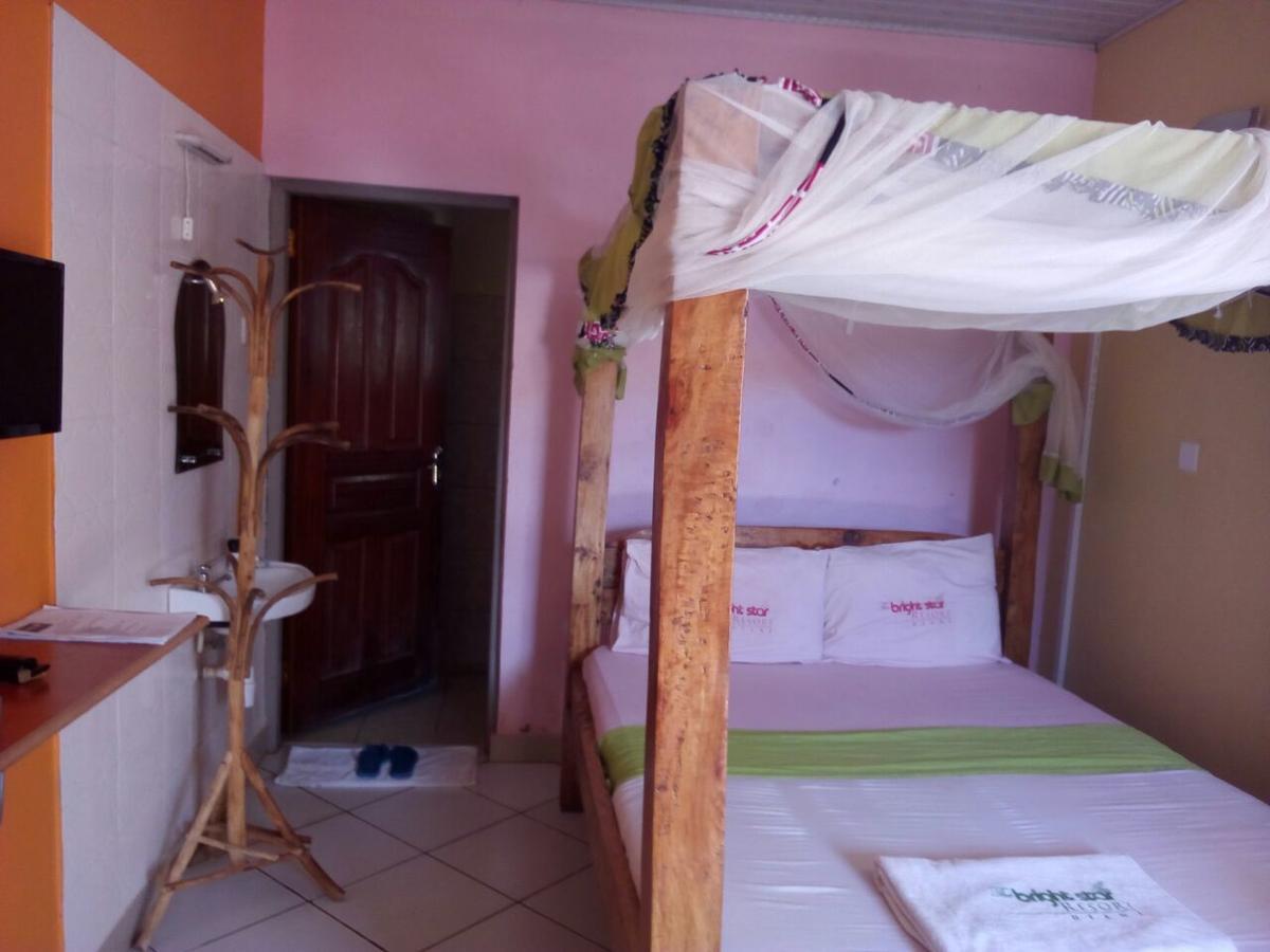 شاطئ دياني The Bright Star Resort المظهر الخارجي الصورة