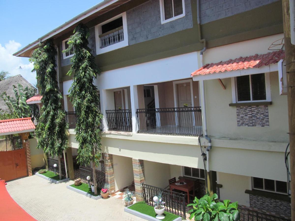 شاطئ دياني The Bright Star Resort المظهر الخارجي الصورة