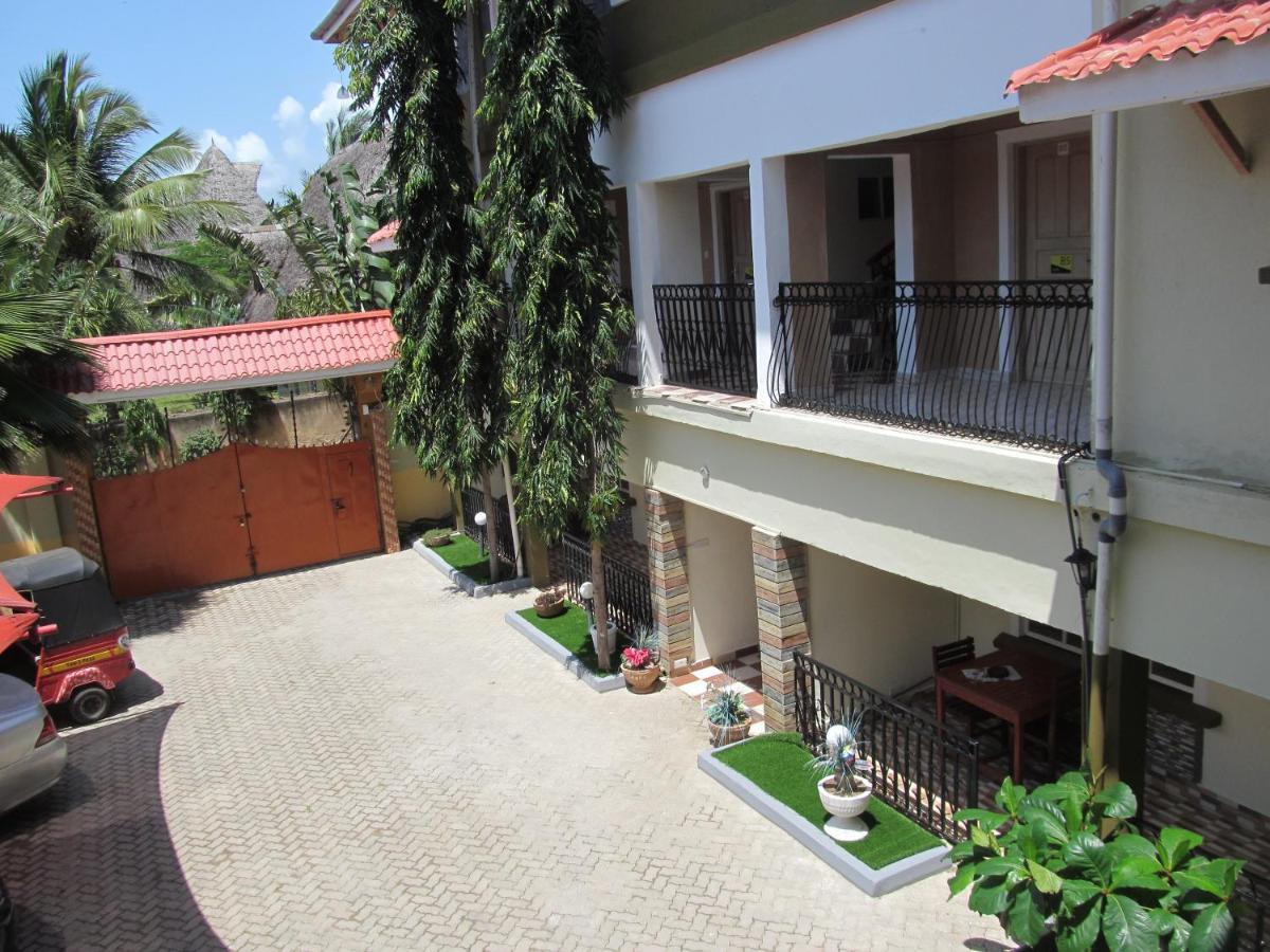 شاطئ دياني The Bright Star Resort المظهر الخارجي الصورة